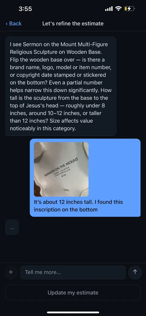 Conversation in the app: the expert asks for the mark on the base and the user photographs the inscription
